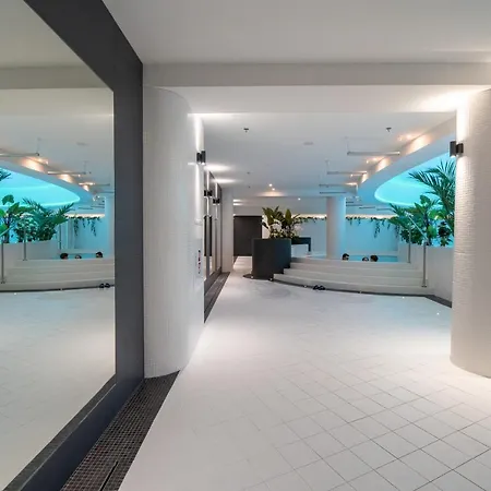 Hanza Tower Luxury Apartamento *